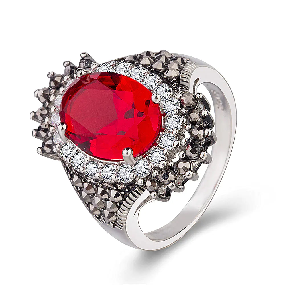 Anillo vintage de plata tailandesa con piedra preciosa